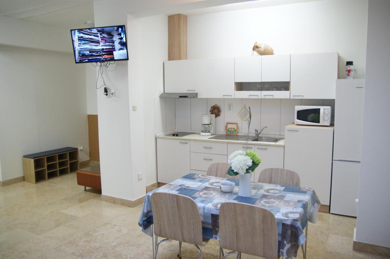 PUY Apartman Ivana מראה חיצוני תמונה